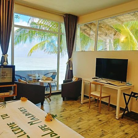 Island Life Maldives Retreat & Spa Magoodhoo Extérieur photo
