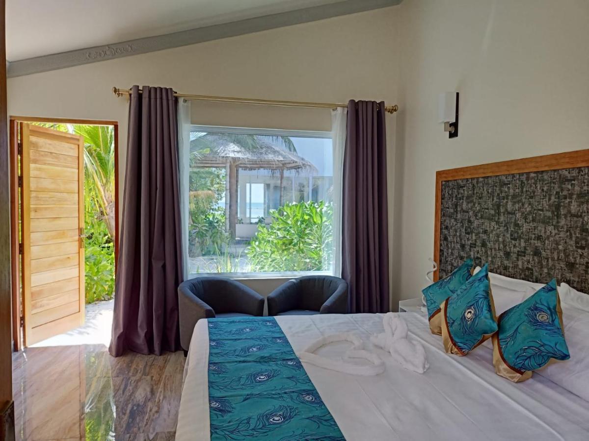 Island Life Maldives Retreat & Spa Magoodhoo Extérieur photo