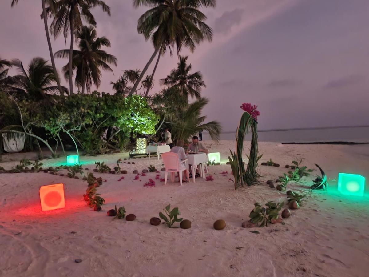 Island Life Maldives Retreat & Spa Magoodhoo Extérieur photo