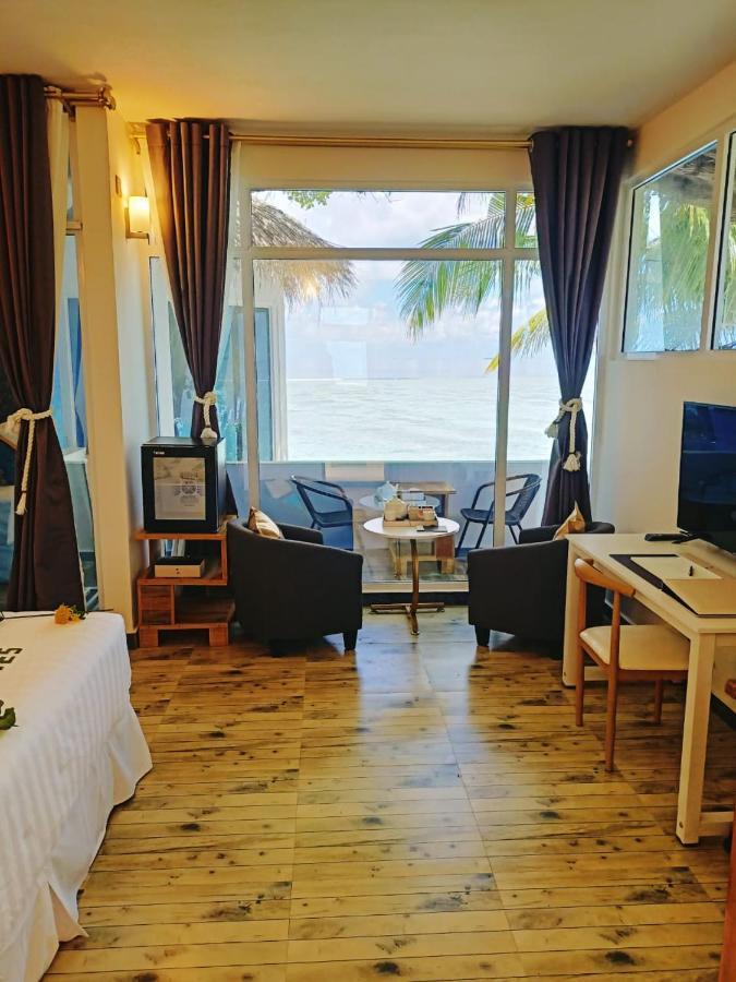 Island Life Maldives Retreat & Spa Magoodhoo Extérieur photo