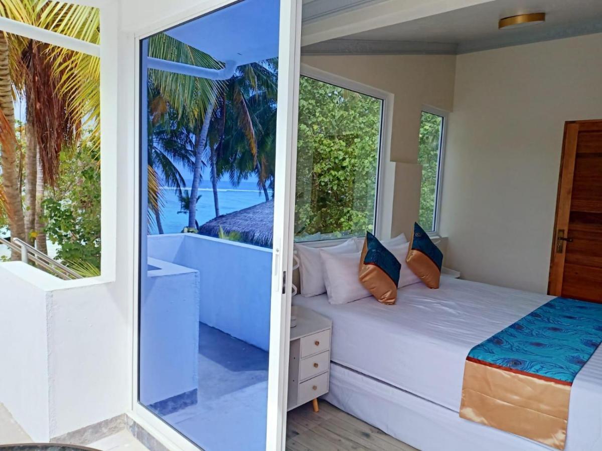 Island Life Maldives Retreat & Spa Magoodhoo Extérieur photo