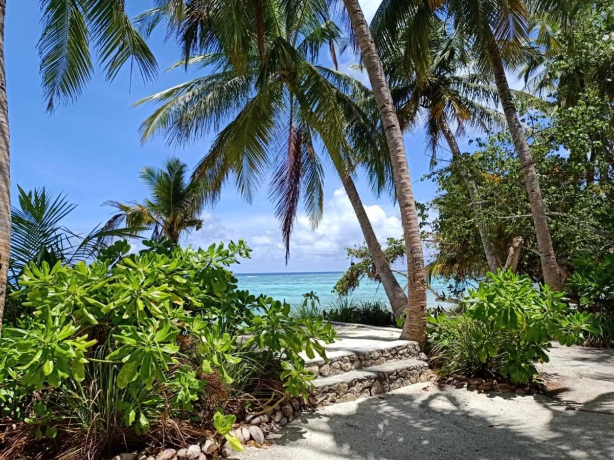 Island Life Maldives Retreat & Spa Magoodhoo Extérieur photo