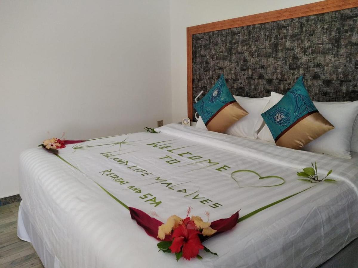 Island Life Maldives Retreat & Spa Magoodhoo Extérieur photo